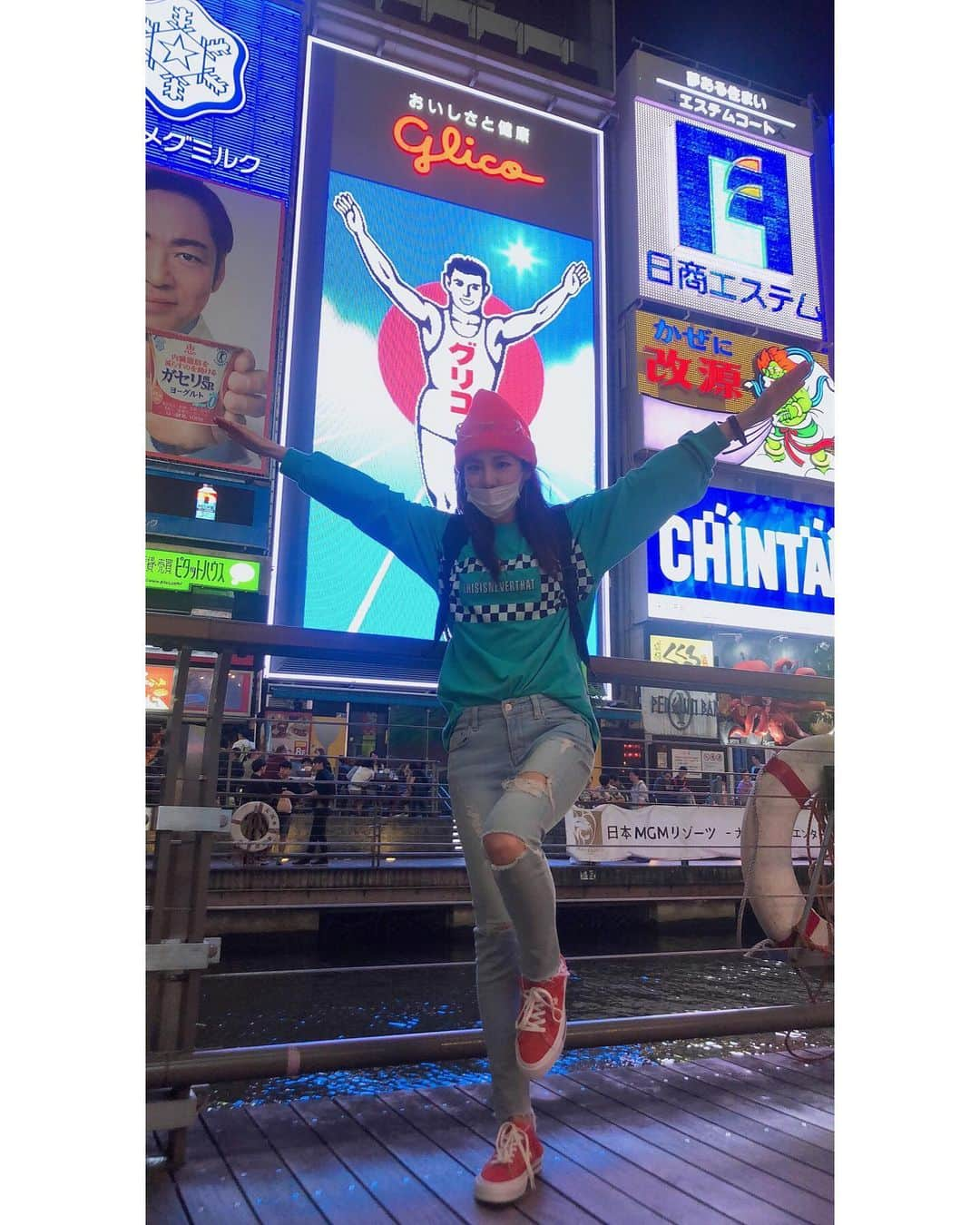 ダラ さんのインスタグラム写真 - (ダラ Instagram)「#TouristDaraInOsaka #latepost」5月22日 23時12分 - daraxxi