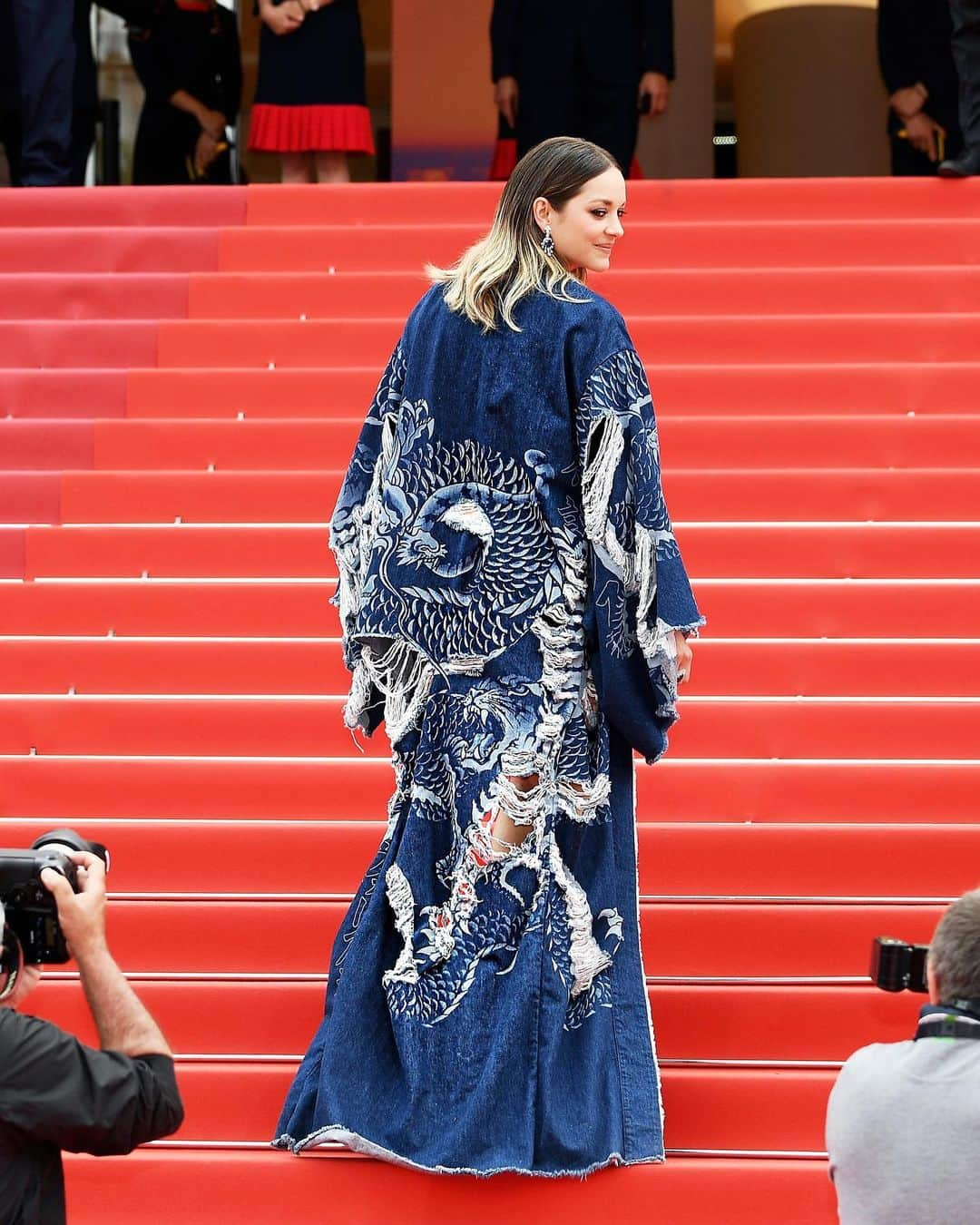 バルマンさんのインスタグラム写真 - (バルマンInstagram)「DRAGON DENIM At the 72nd Annual Cannes Film Festival, @marioncotillard wears #BALMAINPF19.  #BALMAINARMY #CANNES2019」5月22日 23時18分 - balmain