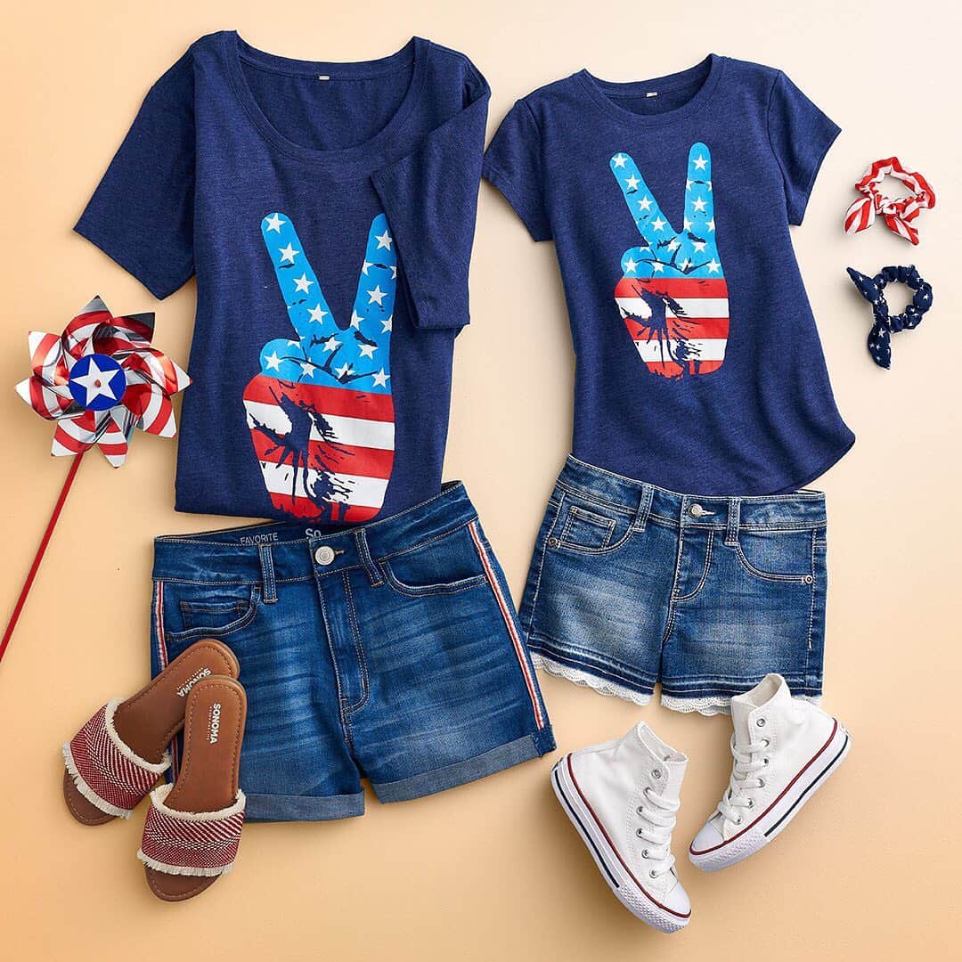 ロック&リパブリックのインスタグラム：「Long weekends mean more time with your mini me. (Matching encouraged). ✌🏼Tap to shop. #Kohls」
