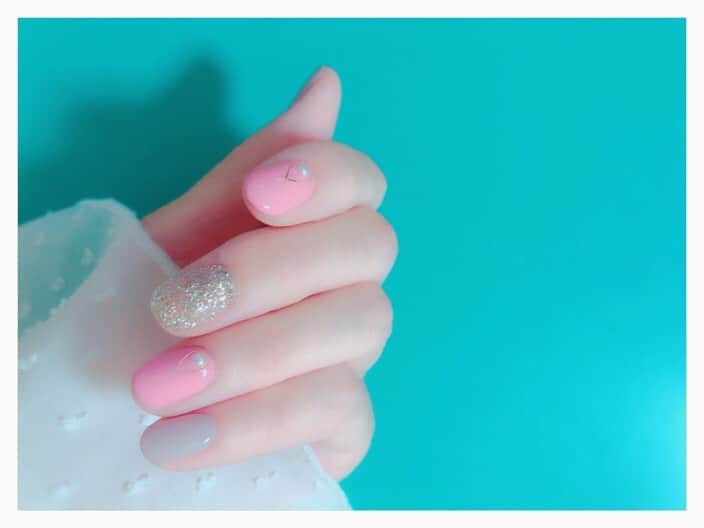 山岸愛梨さんのインスタグラム写真 - (山岸愛梨Instagram)「ネイルを、、、ピンクからピンクに変更したっ！！！(｀・ω・´) #ネイル #ネイル中寝落ちした」5月22日 23時29分 - airi_yamagishi