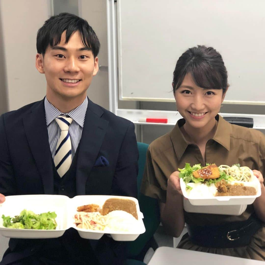 フジテレビ「THE NEWS α」さんのインスタグラム写真 - (フジテレビ「THE NEWS α」Instagram)「今日の夕飯はみんなでカレーです♪ しっかり食べて、今夜もオンエア頑張ります。 是非ご覧ください。  #livenewsα#ライブニュースα#フジテレビ#fujitv#ニュース#三田友梨佳#内田嶺衣奈#内野泰輔#鈴木唯#安宅晃樹#今湊敬樹」5月22日 23時31分 - news_alpha