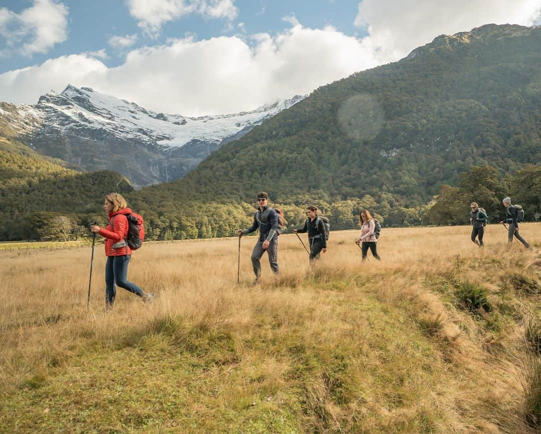 エディー・バウアーさんのインスタグラム写真 - (エディー・バウアーInstagram)「Just a few weeks ago, we sent Eddie Bauer guide @melissaarnot, @mandymooremm and friends to New Zealand for an epic hiking adventure. The goal of the trip was to not only to uncover their own #WhyIHike stories, but to prepare for an even larger adventure ahead with a different set of challenges. ⁣⁣ ⁣⁣ ⠀⠀⠀⠀⠀⠀⠀⠀⠀ This week, the same group embarks on a 10-day trek to Everest Base Camp where they’ll need to lean into the discomfort along the way (read more below) and are sure to find some laughs too.⁣⁣ ⁣⁣ #WhyIHike #LiveYourAdventure 📷: @julianapse⁣⁣ ⁣⁣ ⠀⠀⠀⠀⠀⠀⠀⠀⠀ ---⁣⁣ ⁣⁣ ⠀⠀⠀⠀⠀⠀⠀⠀⠀ “While we only scratched the surface and saw a tiny sliver of this unimaginably breathtaking country, I can emphatically say that we were blown away and are already planning our next trip to New Zealand.⁣⁣ Our excursion was two-fold: equal parts relaxation and adventure. It was also meant as a pre-cursor, warm up of sorts for our trek to Everest Base Camp in a few weeks. I didn’t exactly arrive with any set expectations but I sure did come away surprised at the breadth of the trip.⁣⁣ My biggest takeaway? ⁣⁣ Lean into the discomfort. It’s temporary and an essential ingredient to growth. Not everything has to be a thrill-a-minute. It’s all a part of it! We forded rivers. We slipped and fell in bottomless holes of mud. We camped on a freezing riverbed with sand flies biting the crap out of us. We also laughed more than ever, came up with a million inside jokes, took nature pees at every possible moment, sang songs, rafted down a river, summited an alpine peak, climbed many, many miles- including free range trekking down 3k feet...and so much more! There’s nothing quite like the bond that strengthens when traveling with friends. Seeing them surprised at their own perseverance and capabilities is a total joy.⁣⁣ Most importantly, you don’t need an exotic destination (although- much gratitude in this case), a major bucket list goal to aim towards or even the social aspect of hiking with friends. Speaking from experience, the enjoyment that we all can derive -solo- in the every day hikes, are often the ones that carry the real weight and when the real work is done. #whyihike #eddiebauerpartner”」5月22日 23時40分 - eddiebauer