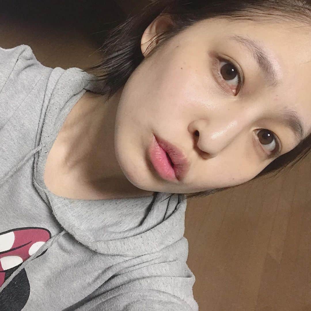 小柳歩さんのインスタグラム写真 - (小柳歩Instagram)「施術終わって帰宅しましたが、今日は顔と背中中心にやりました( ⸝⸝⸝⁼̴́◡︎⁼̴̀⸝⸝⸝) ビフォーアフターお楽しみに！！ #小顔矯正 #全身矯正 #痛い #すごく痛い」5月22日 23時46分 - koyayukoyayu