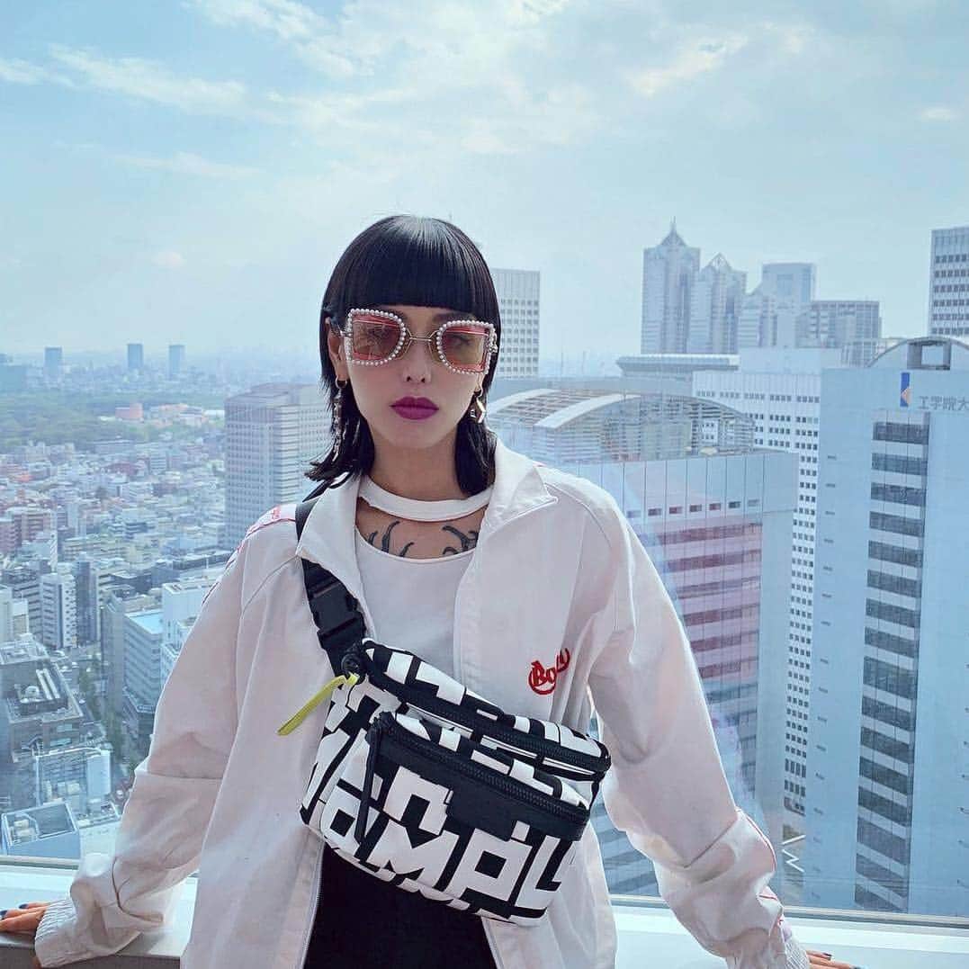 Longchampさんのインスタグラム写真 - (LongchampInstagram)「@gold_erika sporting the #LongchampLGP belt bag in Japan. #LongchampFW19」5月22日 23時57分 - longchamp