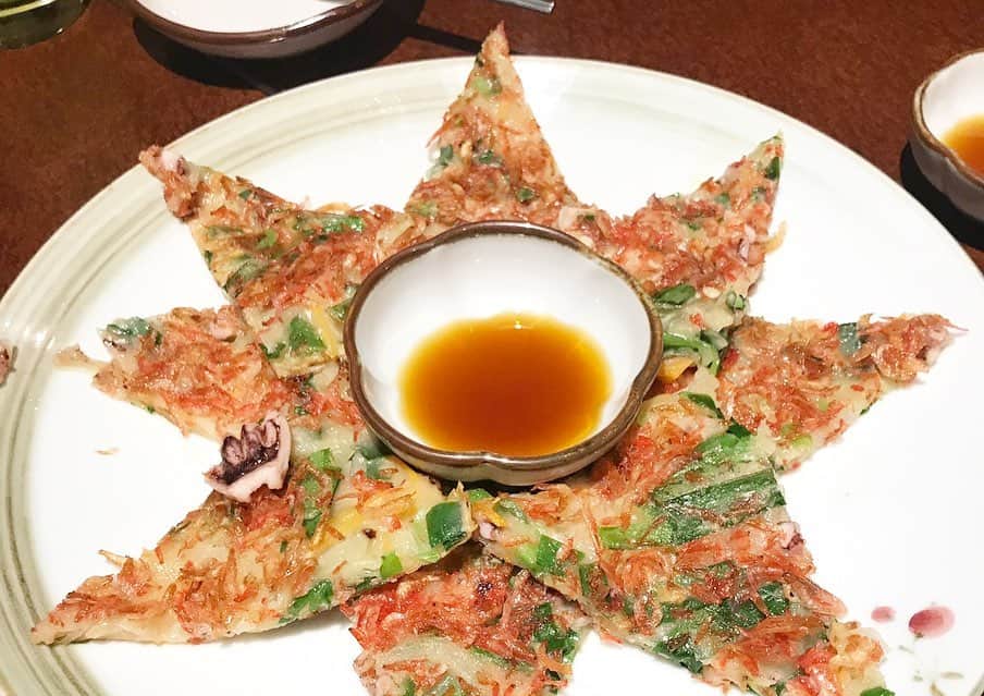 中倉隆道さんのインスタグラム写真 - (中倉隆道Instagram)「. 韓国料理😋🌶 . HiLifeのJAPANメンバー打ち上げ🍻 . . よー喋って食べて笑って幸せな時間😆✨✨ . このメンバーに感謝感謝🙏🙏 . . 久しぶりの韓国料理＆マッコリがウマウマだったー💕 . . #新大久保 #韓国料理 #hilifestore #打ち上げ #中倉隆道 #柿ピー研究家 #フリーアナウンサー #アニメ研究家」5月22日 23時57分 - ryudo.tokyo