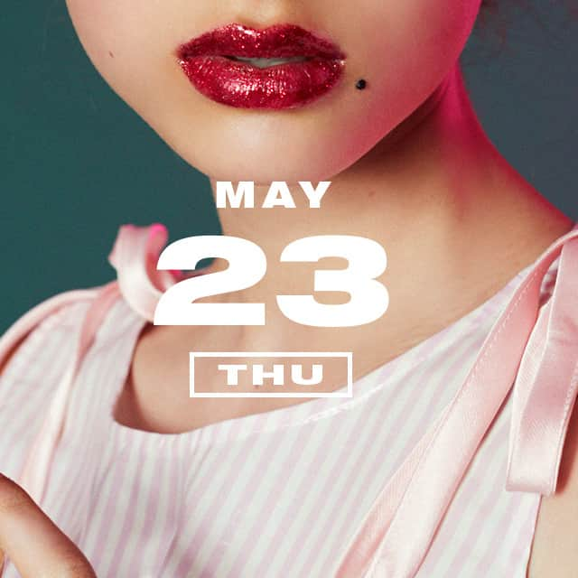 NYLON JAPANさんのインスタグラム写真 - (NYLON JAPANInstagram)「5月23日は 『キスの日』 大好きな彼に、もしくは友達や両親に、 親愛の意味を込めて、KISS♡  NYLON.JPでは「365日、毎日がアニバーサリー」をテーマに、ファッショナブルでユニークなスタイリングを毎日提案しているよ！  http://www.nylon.jp/365  MODEL: @HIJIKATA_ELENA #365anniversary #fashion #makeup #beauty #style #今日は何の日 #make  #nylonjapan #nylonjp #coordinated #coordinates #ootd #outfit #coordinate  #photography #beautiful #photooftheday #キスの日 #KISS」5月23日 0時01分 - nylonjapan