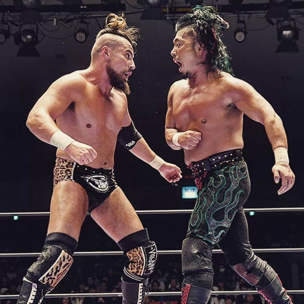 新日本プロレスさんのインスタグラム写真 - (新日本プロレスInstagram)「#ShingoTAKAGI 🐉 vs #MartyScurll 🐦!! 鷹木信悟はマーティー・スカルに壮絶勝利で“無敗”キープ！ ☆5.22後楽園大会を新日本プロレスのスマホサイトで独占詳報中！ @njpw1972  #njpw #njbosj #新日本プロレス #プロレス #後楽園ホール」5月23日 0時16分 - njpw1972