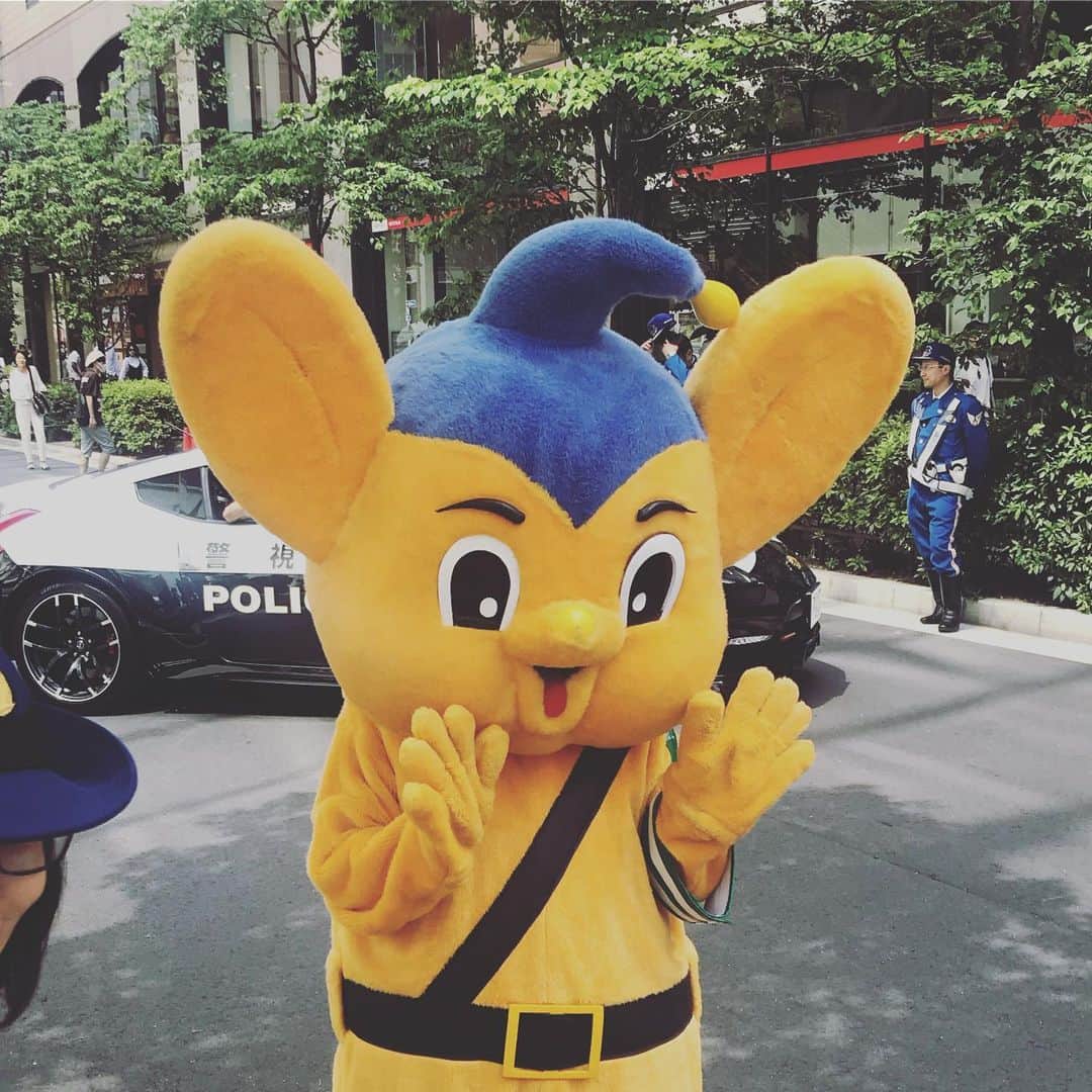石川龍のインスタグラム：「ピーポくんに遭遇したり、歯の治療をしたりしている、最近です。 #ピーポくん  #親知らず」