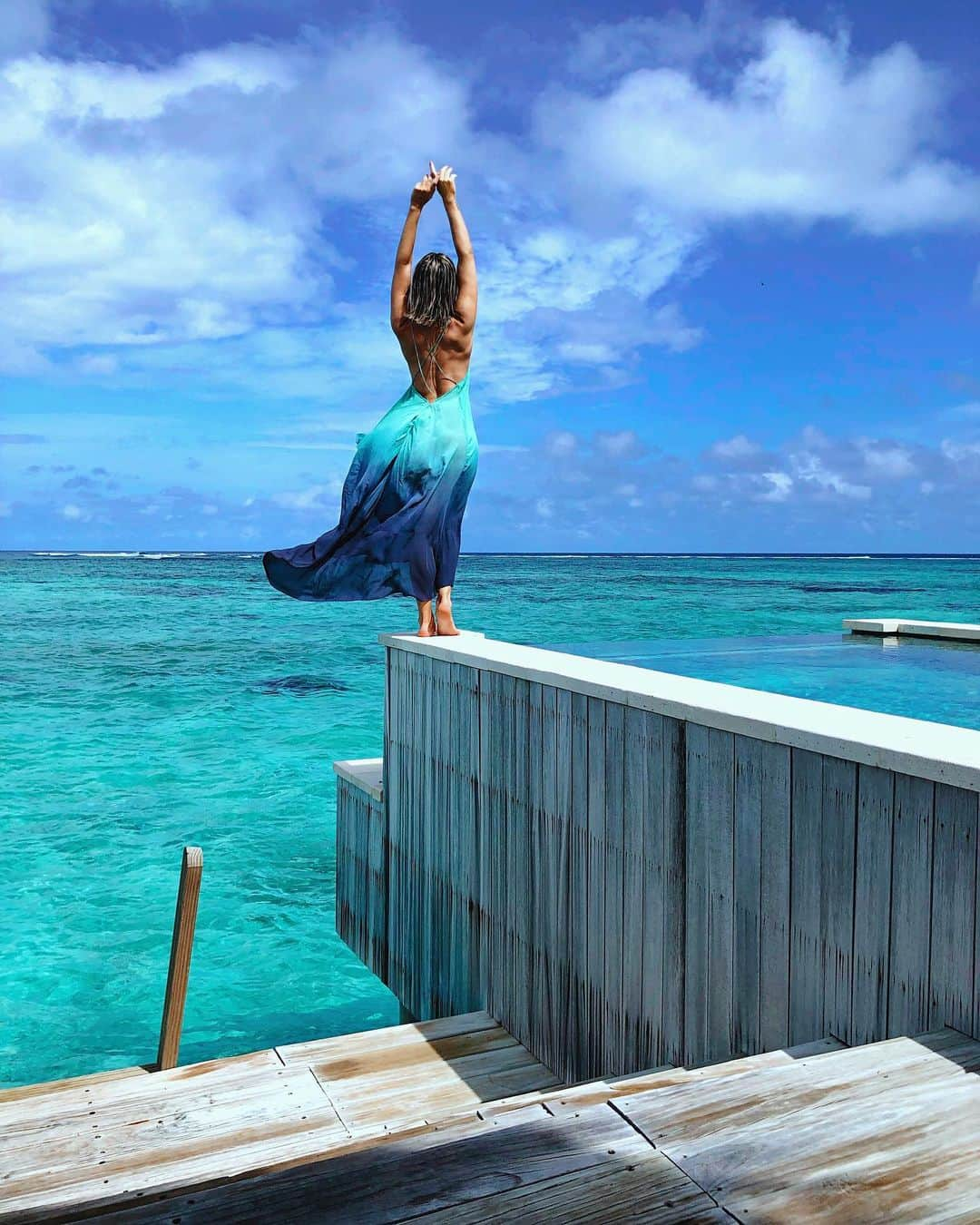 Bruno Gagliassoさんのインスタグラム写真 - (Bruno GagliassoInstagram)「Como faz pra morar aqui meu Deus? ❤️🌈🦋🐳🌏☀️☁️💧#meuolhar  @sixsenseslaamu #férias  @theglobalnomadsbr #outofordinary #beaglobalnomad 🇲🇻 #Maldivas #ad」5月23日 0時21分 - brunogagliasso