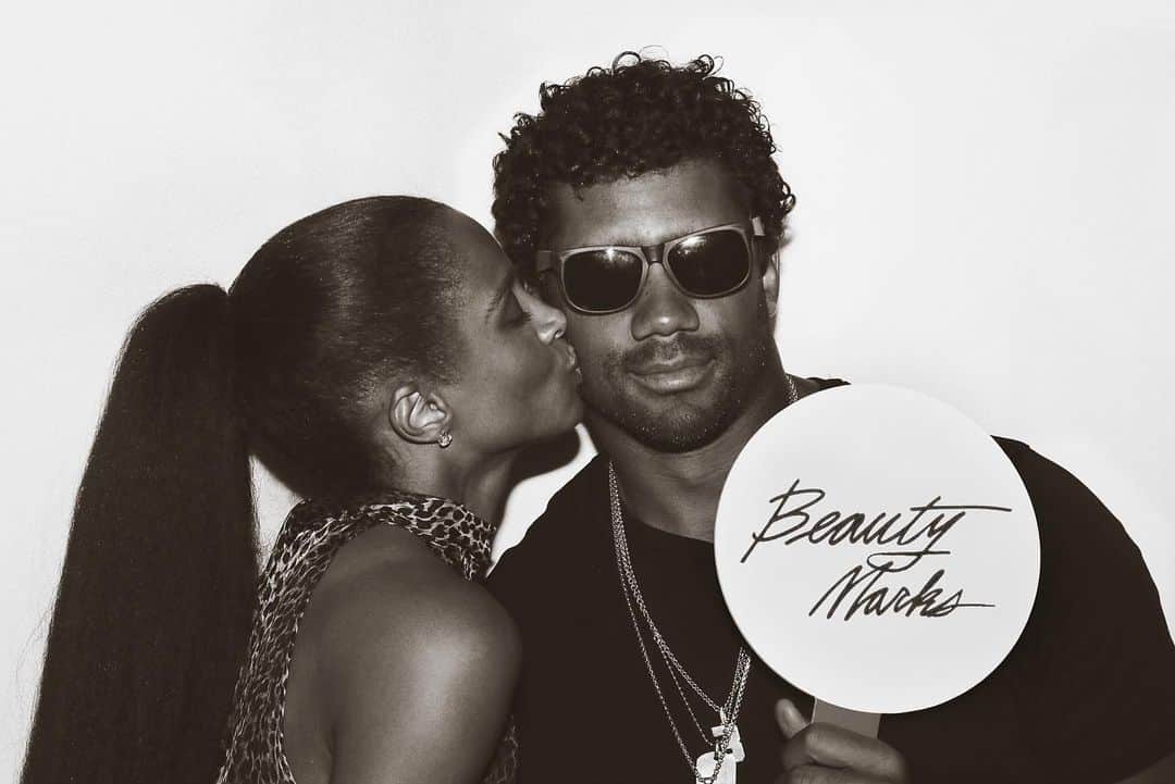 ラッセル・ウィルソンのインスタグラム：「Proud of you rockin’ it baby! Love how you are inspiring the world through your music & new album #BeautyMarks  Also seeing you be a BOSS & being the CEO of your own company & own Label.  #GoMommaGo @Ciara💃🏽」