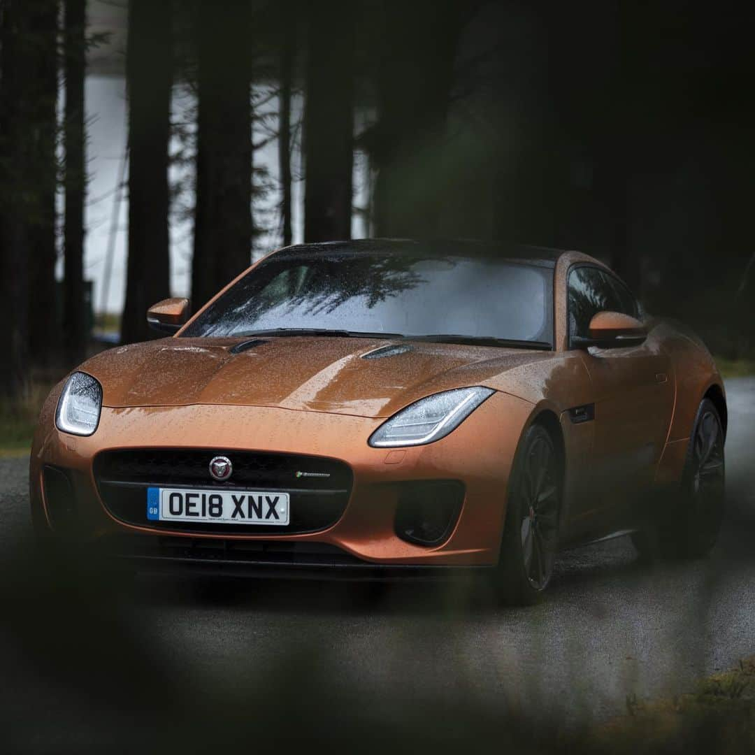 Jaguarさんのインスタグラム写真 - (JaguarInstagram)「Some pictures say a thousand words. Some leave you speechless.  #JaguarJourneys #Jaguar #FTYPE #Luxury #Premium #SportsCar #SuperCar #AWD #CarsofInstagram #InstaCar #InstaDesign #Wales #UK」5月23日 0時37分 - jaguar