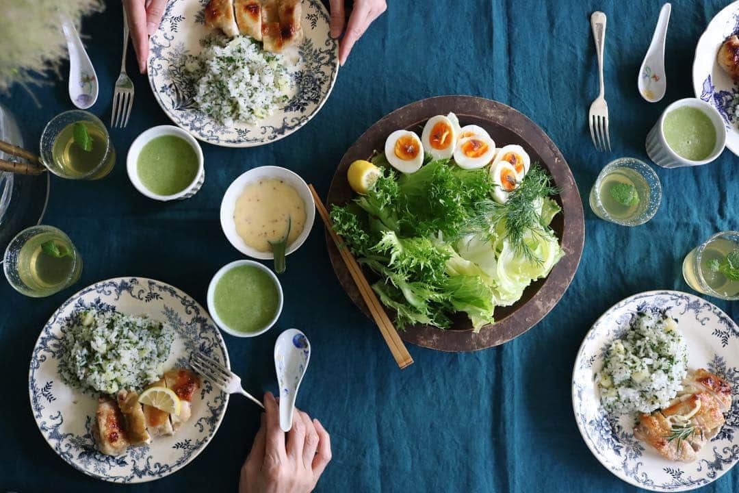 のインスタグラム：「今日のWS 皐月の暦ごはんは緑のテーブルコーデ♡ テーブルフラワーはもふもふのスモークツリー」