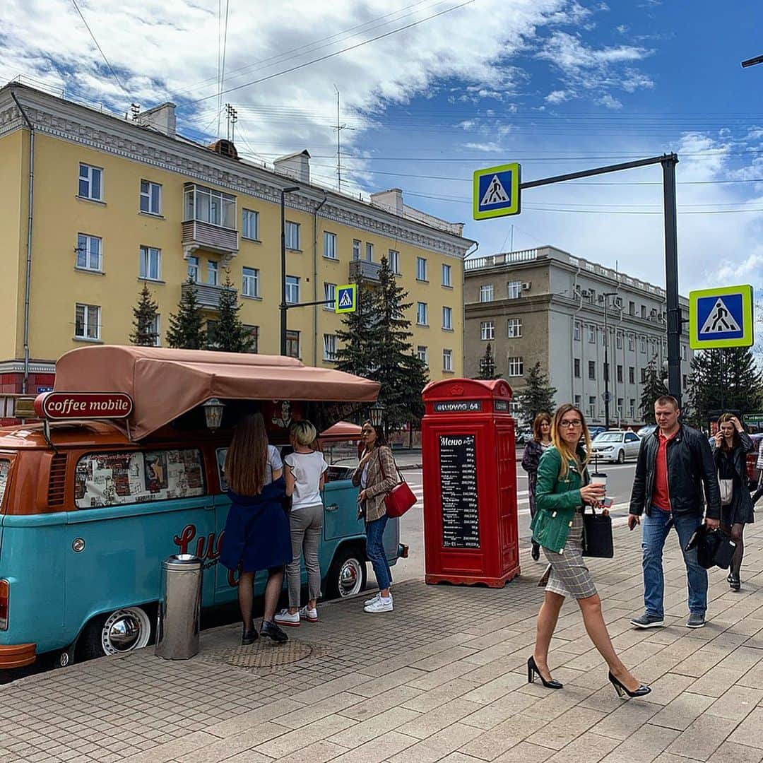 大西将太郎さんのインスタグラム写真 - (大西将太郎Instagram)「［🇷🇺ロシア🇷🇺ロケ］ 初のロシアへ!! ロシアラグビーの歴史と現在地を深掘りするべく、ロシアラグビーの聖地クラスノヤルスク地方へ！ 成田からモスクワ、モスクワからまた日本側へ5時間戻ってクラスノヤルスクへ。トータル20時間というタフなフライトでしたが、ロシアのイメージが大きく変わる旅でした。そして、ラグビーだけでなくロシアの方々とたくさん交流が出来て、あっという間の滞在でした。ロシア最高！！ ただ、しっかりと仕事はしてきましたのでどこで放送するかはまた告知させてくださいね！  まもなく開幕するラグビーワールドカップ日本大会のオープニングマッチ、日本vsロシアがより一層楽しみになってきました。  今から日本へ帰ります！ ［追伸］ 20年の歳月が過ぎて大学時代、第2外国語の選択をロシア語にしていたことが活かされました（笑）  #ラグビーワールドカップ2019 #rugbyworldcup2019 #JapanvsRussia #Openingmatch  #Kurasunoyarsk」5月23日 0時46分 - shotaro12