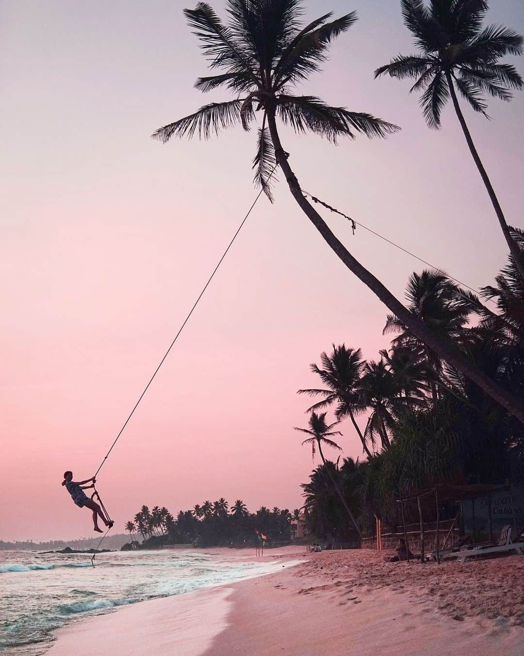 PAUL HEWITTさんのインスタグラム写真 - (PAUL HEWITTInstagram)「Let's be wild, beautiful and free. Just like the sea. 🌊⚓️ (photo @andshexplores) #getAnchored #paulhewitt __ #summer #pinksky #sunset #oceanlove #sea #beach #ocean #palmtrees #maritime #oceanlovers #rope #sea #palms #oceanaddicted #inspiration #mood」5月23日 1時00分 - paul_hewitt