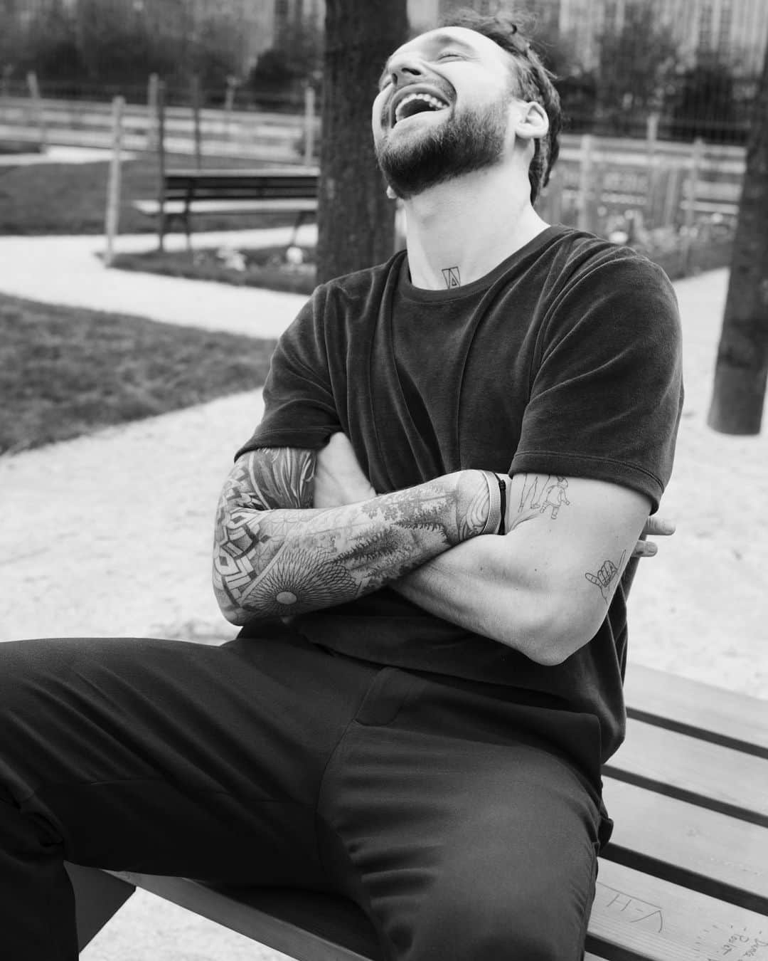 のインスタグラム：「Yohann Caron the creative light of French pastry 🥧 #americanvintage #menswear #menstyle #fashion #amvmen #amvcamp #blackandwhite #french #gastronomy #paris」