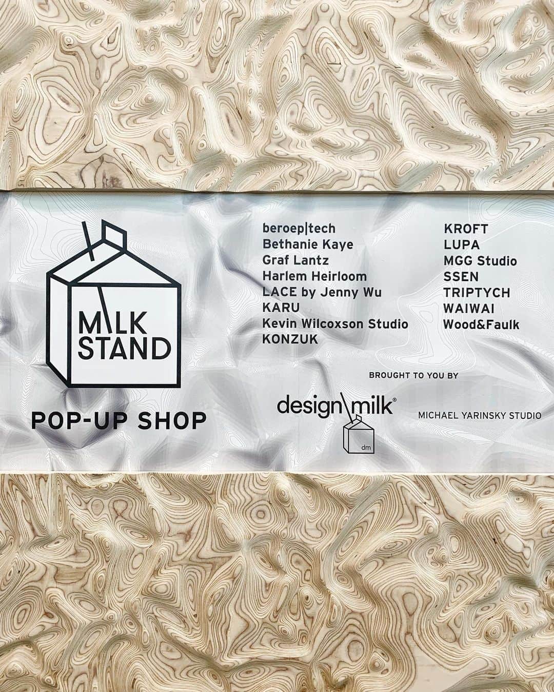 Design Milkさんのインスタグラム写真 - (Design MilkInstagram)「If you’re in #NewYork, today is the last day to stop by @icff_official and visit our #DMMilkStand popup shop! Come get a #nycxdesign week souvenir (or two!) from our 15 independent designers and makers: @beroeptech @bethaniekaye @graflantz @harlemheirloom @lace_jennywu @karucollections @wilcoxsonbrooklynceramics @konzuk @kroft_studio @lupa_bags @mggstudio @ssenstudio @triptychnyc @thisiswaiwai @woodandfaulk \\\ Booth design by @myarinsky」5月23日 1時25分 - designmilk