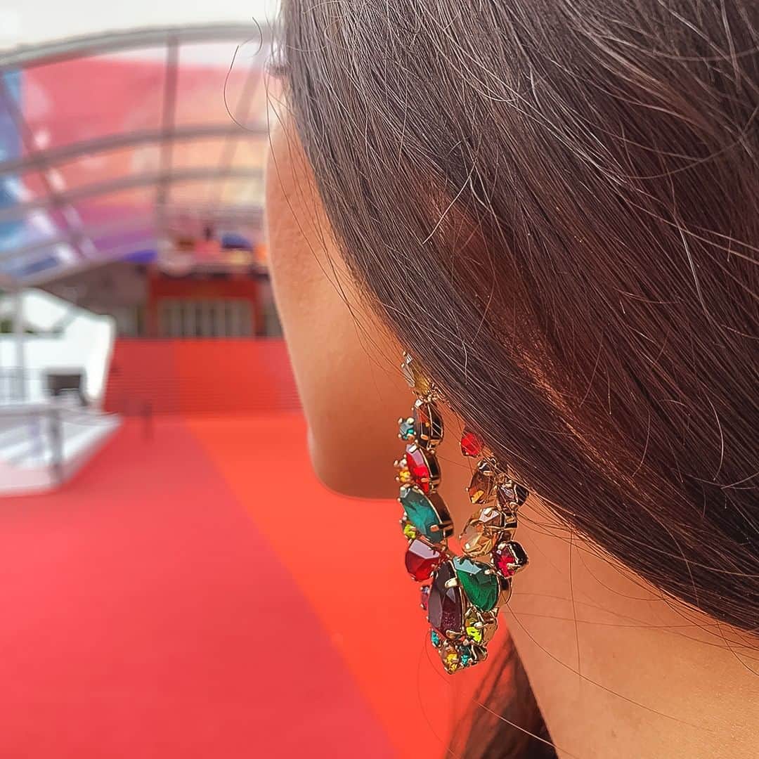 サテリットさんのインスタグラム写真 - (サテリットInstagram)「RED CARPET ! Découvrez en exclusivité les collections Automne-Hiver 2019 à Cannes dans votre boutique Satellite ! #cannes #festivaldecannes #festivaldecannes2019 #redcarpet #tapisrouge#satelliteparis」5月23日 1時30分 - satelliteparis