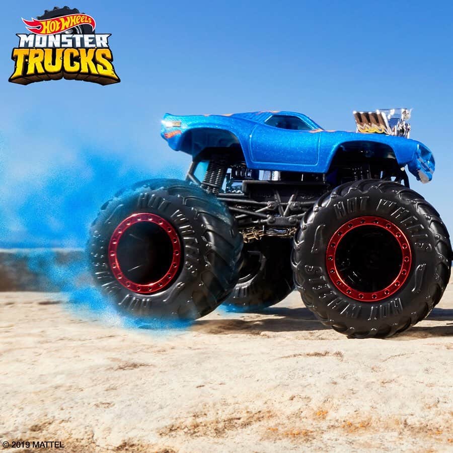 Hot Wheelsさんのインスタグラム写真 - (Hot WheelsInstagram)「Rodger Dodger Vs. Dodge Charger R/T. Comment 💙 or 🧡 to tell us what side you’re on in this epic face-off. #HotWheelsMonsterTrucks」5月23日 1時39分 - hotwheelsofficial