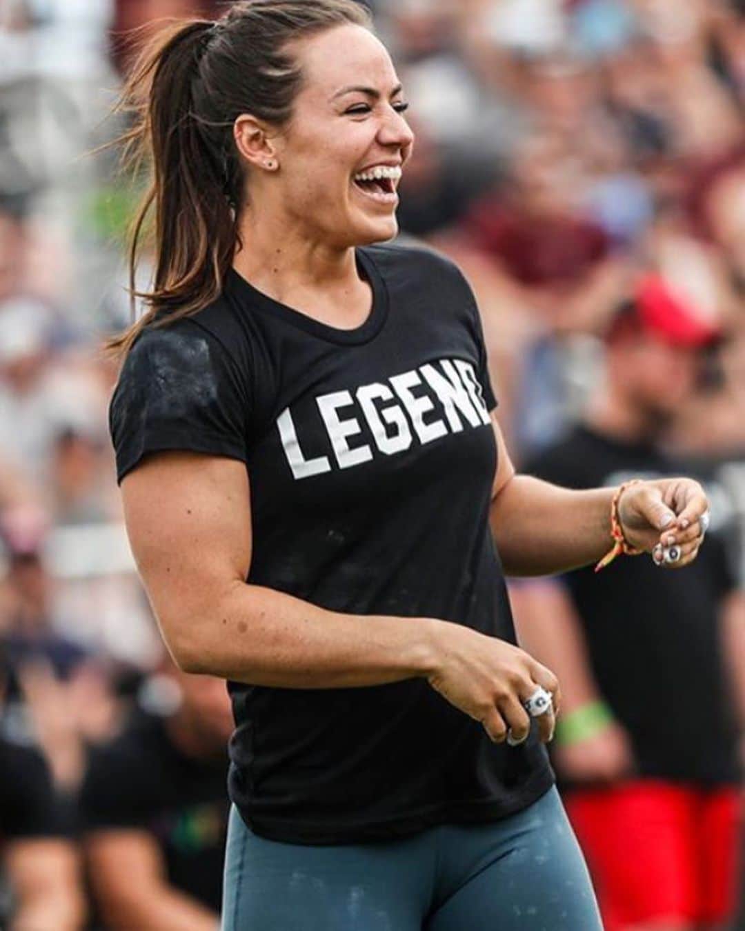Camille Leblanc-Bazinetさんのインスタグラム写真 - (Camille Leblanc-BazinetInstagram)「What does your heart tells you? What should you stop doing and what should you keep doing? What makes you happy? Does are questions I ask myself weekly ! “  This is how much I love what I am doing!!! I love these people and I love this community!! “  It’s not easy to build your own futur with so many uncertainty but knowing that I am following my heart and my passion makes everything worth it!! “  Take the leap and follow your guts and your heart 💜 @roguefitness @alecsmith8 @cmooneycf @jessicargriffith」5月23日 2時01分 - camillelbaz