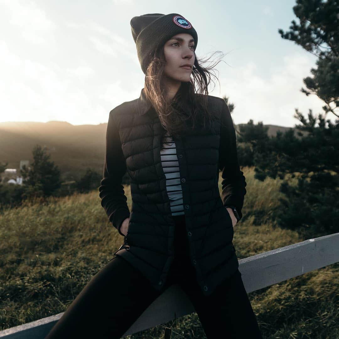 カナダグースさんのインスタグラム写真 - (カナダグースInstagram)「We talk a lot about layering here at Canada Goose and its for good reason: When you’re out adventuring in breathtaking Newfoundland like @natasarafinchan, you need durable gear that will keep you warm – but not overheated. The versatile pairing of a lightweight down piece and a warm woolen toque is a match made in exploration heaven. Knowing she’s protected allows Nata to stay totally in the moment. “It’s this profound revelation of, ‘Oh my goodness, this is what life is about. It’s so simple. This is living.” #DryAnywhere #Spring19  Explore more layering options via the link in bio.」5月23日 2時15分 - canadagoose