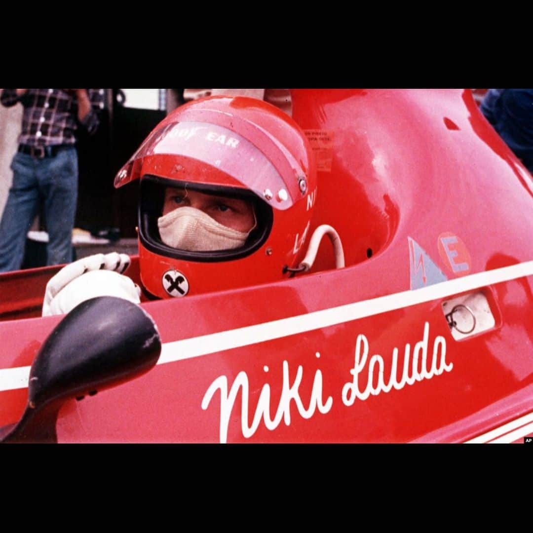 トニ・エリアスさんのインスタグラム写真 - (トニ・エリアスInstagram)「One of the N1’s left.. F1 ICON!!! Was a big plesure to meet you Niki Lauda!! Legend and Gentleman!! Big hug to my Friends/Sons @mathiaslauda @lukaslauda !!! Rip 1949-2019. 😘🙏」5月23日 2時19分 - tonielias24