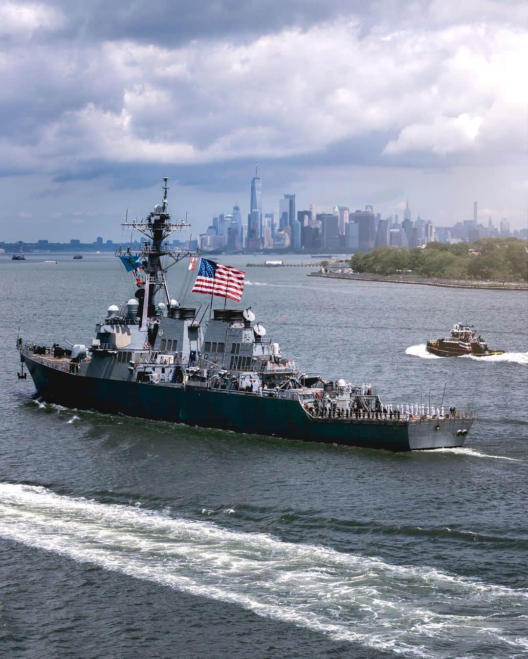 nyonairさんのインスタグラム写真 - (nyonairInstagram)「Choose your favorite 1,2,3, or 4! Fleet Week is HERE and we couldn’t be more excited! There are so many unique ships that come in and out of the NY harbor. We think it’s the perfect way to start Memorial Day weekend. . 🚁 Get 25% off - Use Code: MDW25! 🚁 ✨ SkyClub members get 50% off at checkout. ✨Not a member? Sign up today! - - - Ultimate flexibility with our Buy Now, Schedule Later - valid for more than a year. . 🌟 Fly then submit yours at submit@flynyon.com or use #FlyNYON & #NYONAir! 🌟 . . . . . #earthpix #bestvacations #loveauthentic #exploremore #moodygrams #complex #esquire #icapture_nyc #jointhemvmt#bucketlist #timeoutnewyork #wildnewyork#newyork_instagram #lensbible#thingstodoinnyc #adventurelifestyle #travelexperience #adventuretravel#FlyNYON #NYONAir #NYONStudio #traveldeals #centralpark #timessquare」5月23日 2時40分 - nyonair