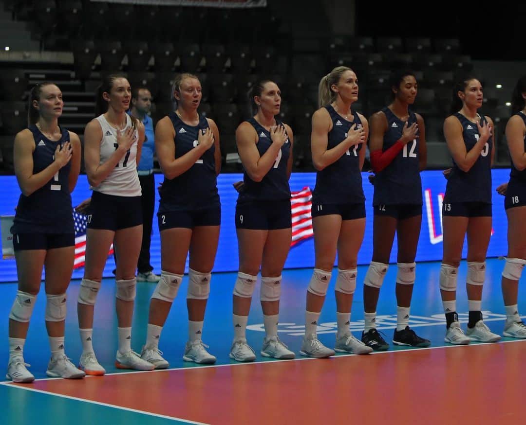 USA Volleyballさんのインスタグラム写真 - (USA VolleyballInstagram)「2️⃣-0️⃣! @usavwnt beats #Japan 3-1 in @FIVBVolleyball #VNL action to improve to 2-0. Haleigh Washington scores team-best 20 points, Jordan Thompson notches 14 points in just over a set. For the match story, click our bio 🔗.」5月23日 2時49分 - usavolleyball