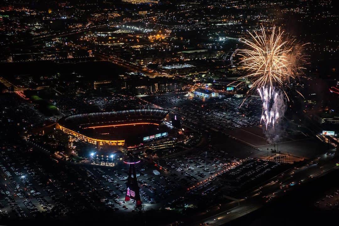 ロサンゼルス・エンゼルス・オブ・アナハイムさんのインスタグラム写真 - (ロサンゼルス・エンゼルス・オブ・アナハイムInstagram)「Ready for more Saturday Night Fireworks this weekend? 🎆🏟🅰️」5月23日 2時56分 - angels