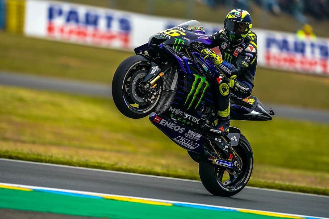 バレンティーノ・ロッシのインスタグラム：「7 MLN!!!thanks a lot everybody for the special support! Le Mans Circuit,France 📸 @falex79」