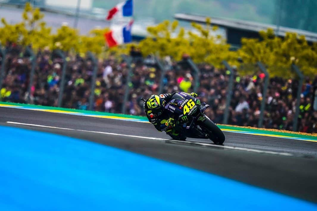 バレンティーノ・ロッシさんのインスタグラム写真 - (バレンティーノ・ロッシInstagram)「7 MLN!!!thanks a lot everybody for the special support! Le Mans Circuit,France 📸 @falex79」5月23日 3時10分 - valeyellow46