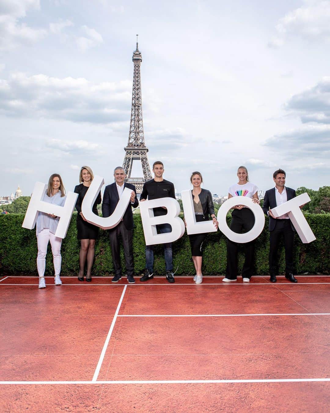 のインスタグラム：「Game, set and match #Hublot! Hublot brings together @simonahalep, @karolinapliskova, @elisvitolina and @bornacoric for a unique and entertaining event. #HublotLovesTennis @ricardoguadalupe @fabricesantoro @annelaurebonnet」