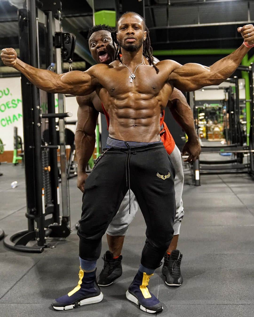 Ulissesworldさんのインスタグラム写真 - (UlissesworldInstagram)「Caption This!👇😂🤣 Boogie Man #tb with the Monster Beast @blessing_awodibu  _ (Link in my Bio)👆Start my Custom MEAL PLAN & SHREDDING Program❗️Monthly Tailored Programs and Meal Plans for everyone! #letsgo IAMDEDICATED.ULISSESWORLD.COM @ulissesworld | @iamdedicated_army」5月23日 3時31分 - ulissesworld