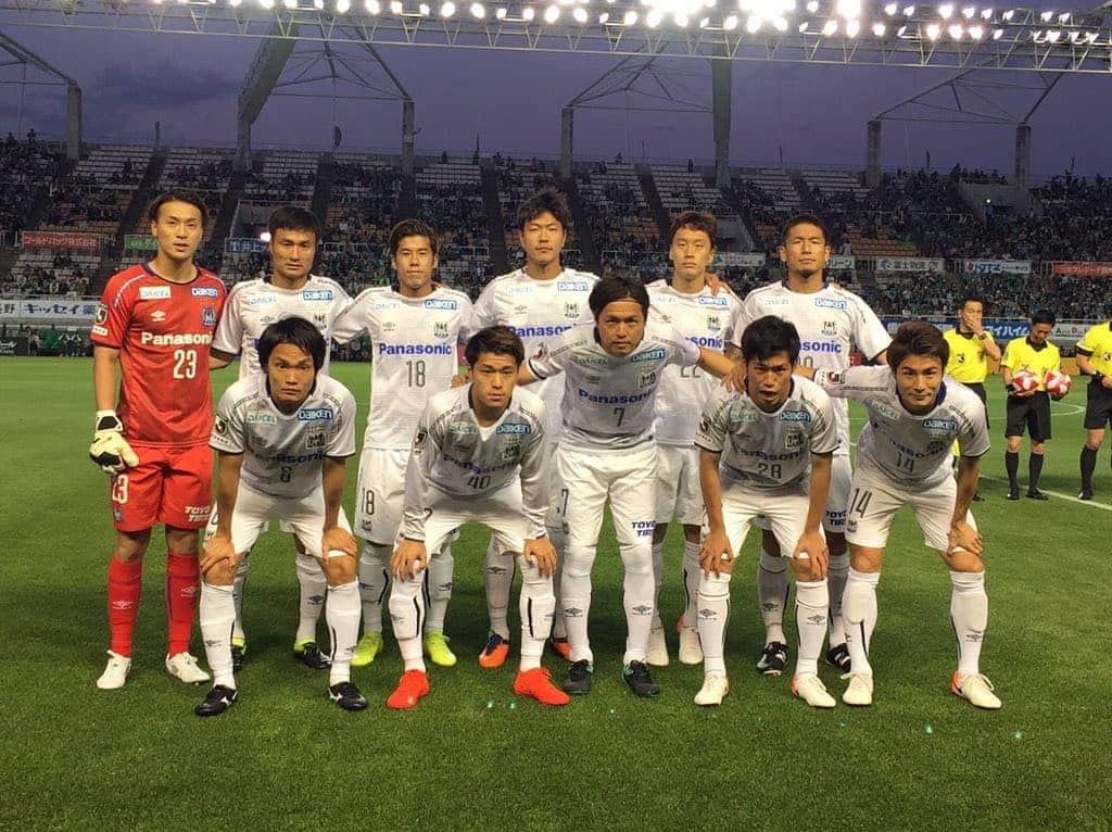 青山直晃さんのインスタグラム写真 - (青山直晃Instagram)「[Match Day] 💪 #TeamAo . 📷 Credit to Gamba Osaka (twitter) . #青山直晃 #AoyamaNaoaki #NaoakiAoyama #NA30#AO30 #อาโอยามะ #นาโออากิ #นาโออากิอาโอยามะ . #ガンバ大阪 #GAMBAOSAKA #Jリーグ #JLeague」5月23日 3時42分 - naoakiaoyama_fc