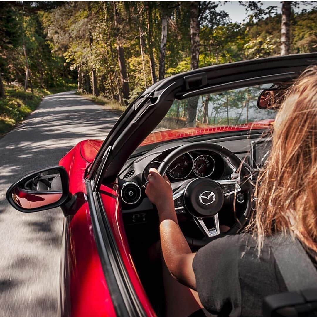 MAZDA Canadaさんのインスタグラム写真 - (MAZDA CanadaInstagram)「Embrace every S-curve, off-ramp, and straightaway with the Mazda MX-5.」5月23日 3時53分 - mazdacanada