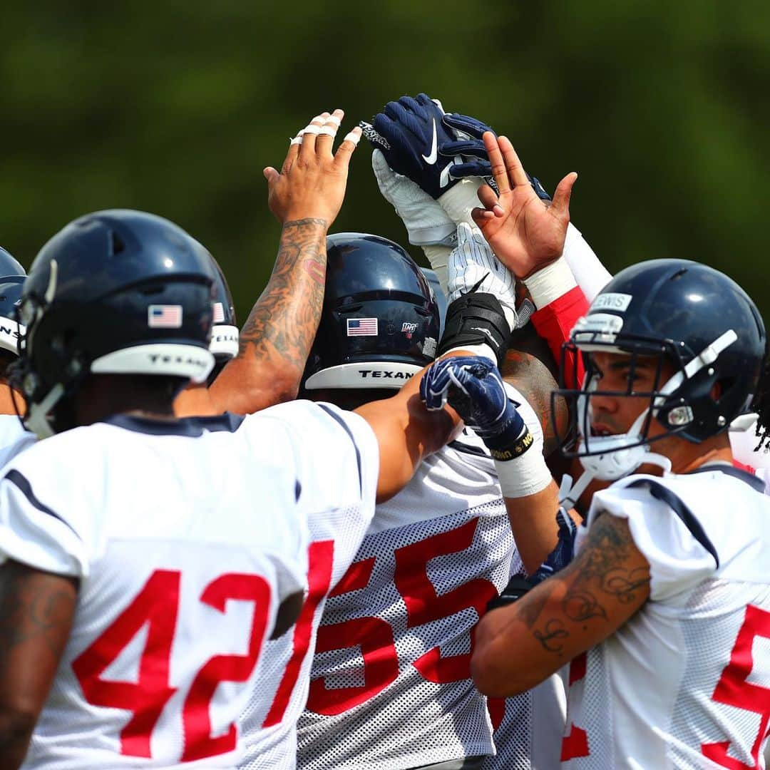 ヒューストン・テキサンズさんのインスタグラム写真 - (ヒューストン・テキサンズInstagram)「Feeling like football. 😄 #TexansOTAs」5月23日 4時09分 - houstontexans