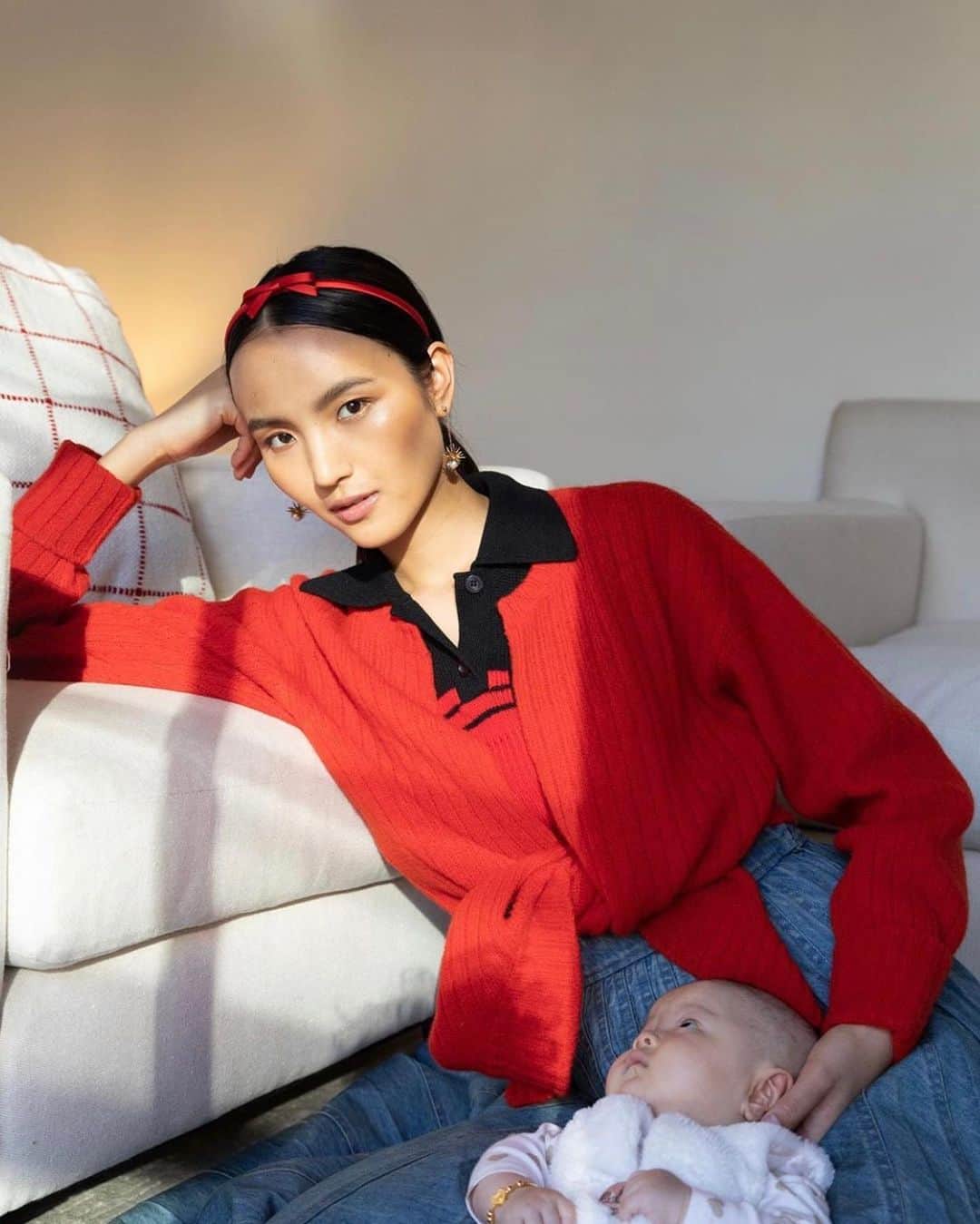 ルピン・ワンのインスタグラム：「For @harpersbazaarcn May 📷 @tierneygearon 💄 @jadynngo 👸🏻@didusting 💃🏻@gaellepaul」