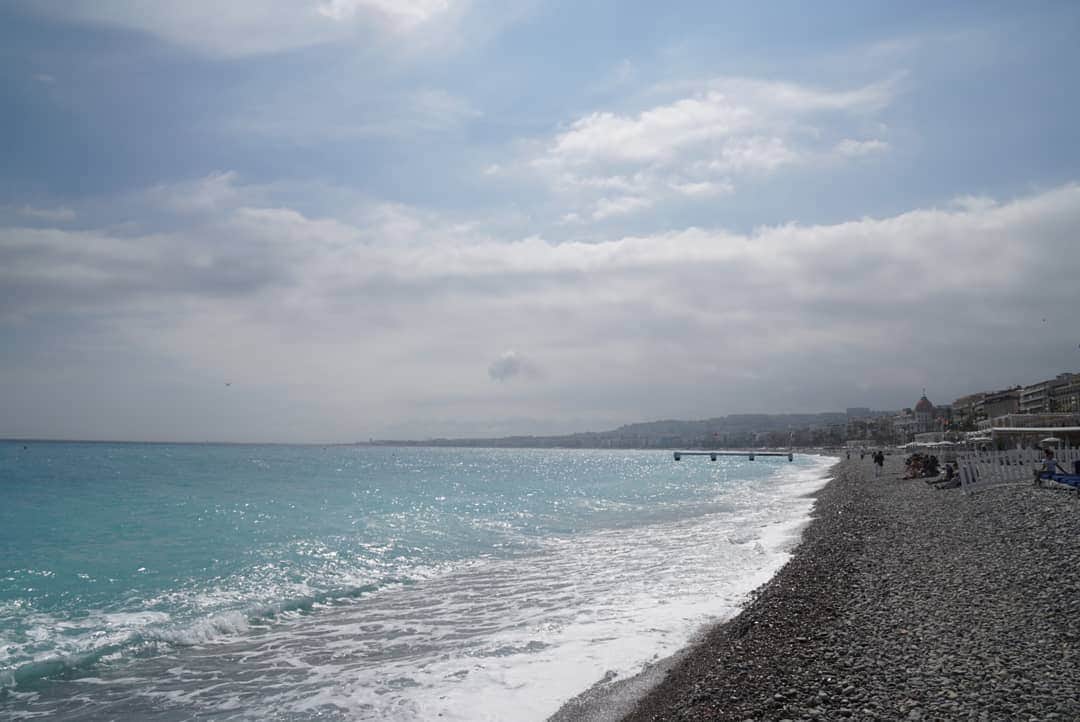 ムン・ジョンヒさんのインスタグラム写真 - (ムン・ジョンヒInstagram)「#france #nice #beach #지중해 #보석같은 #바다 #몽돌해수욕장 니스란.....♡」5月23日 5時07分 - jeonghee_moon