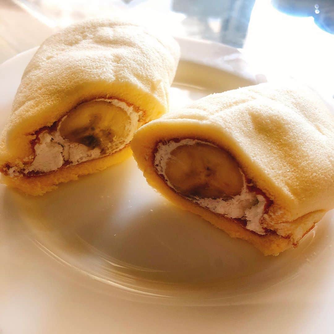 柳下毅一郎のインスタグラム：「伊勢丹の #ISEPAN でまさかの #バナナボート from #akita ううう懐かしの味だあああ」