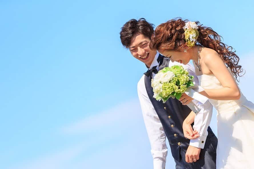 金沢結婚式 ヴィラグランディス金沢さんのインスタグラム写真 - (金沢結婚式 ヴィラグランディス金沢Instagram)「🐚 . 結婚式準備って大変！！ って思われがちですが… . ふたりのこれまでの人生を 振り返る大事な時間でもあります🥺 . 一緒に準備、頑張りましょう✨ . . #villagrandis #ヴィラグランディス #ヴィラグランディス金沢 #ヴィラ嫁 #ヴィラ婚 #dressmodekazumi #金沢結婚式場 #金沢ゲストハウス #marry #marry花嫁 #結婚式 #結婚式場 #花嫁衣裳 #花嫁衣装 #結婚準備 #運命の一着 #4つの魔法 #プレ花嫁 #卒花 #卒花嫁 #日本中のプレ花嫁さんと繋がりたい #プレ花嫁サポート #プレ花嫁応援 #すべての愛しい人たちへ #千里浜前撮り」5月23日 14時55分 - villagrandis_kanazawa