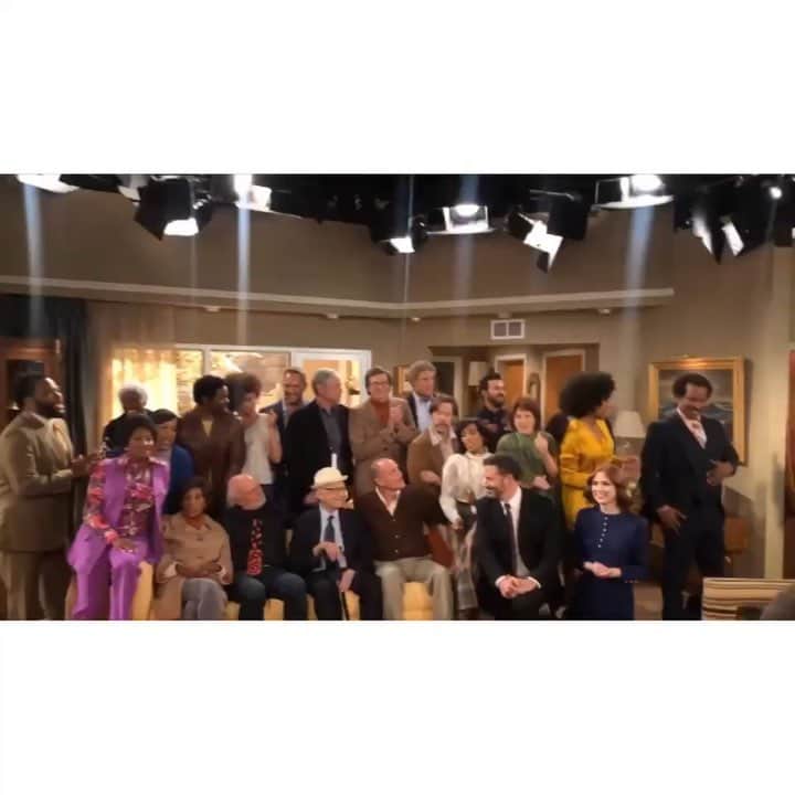 ジェニファー・ハドソンのインスタグラム：「Well............. cast/set fun !  #thejeffersonstvshowlive #allinthefamilylive」