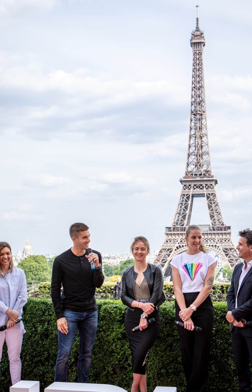 のインスタグラム：「Relive the best moments of a unique and entertaining event with our tennis friends and ambassador @simonahalep, @karolinapliskova, @elisvitolina and @bornacoric.」