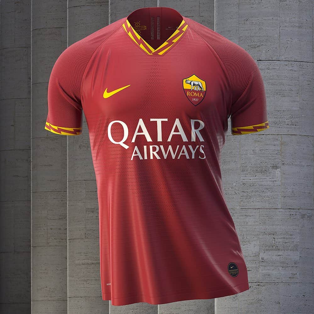ASローマさんのインスタグラム写真 - (ASローマInstagram)「⚡ IT’S MAGIC, IT’S #ASROMA! ⚡⁣ Introducing our new Nike home kit...」5月23日 16時00分 - officialasroma