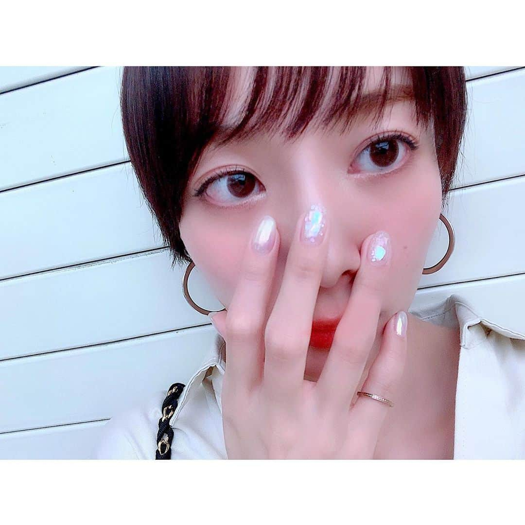 岡田紗佳さんのインスタグラム写真 - (岡田紗佳Instagram)「きらーーーん シェルとパールミラーで💅 #ネイル #シェルネイル #ミラーネイル」5月23日 16時06分 - sayaka_okada