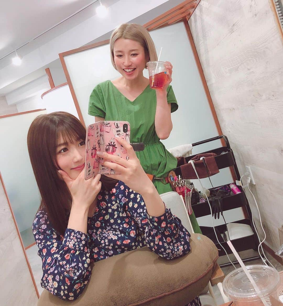 大槻ひびきさんのインスタグラム写真 - (大槻ひびきInstagram)「最近うちのヘアアイロン調子悪くて 暴走しちゃって 毛先がチリチリになってしまたの…😭 少し泣いた😭 でも今日ヒロがトリートメントでツヤ髪にしてくれて一安心🥺💓 ヒロ天才…ありがとう🥺✨ ヒロおすすめの新しいヘアアイロン購入したw #haircut  #hairstyle  #haircolor  #hair #hairstylist  #haircare  #hairtreatment」5月23日 16時04分 - yanhibi0221