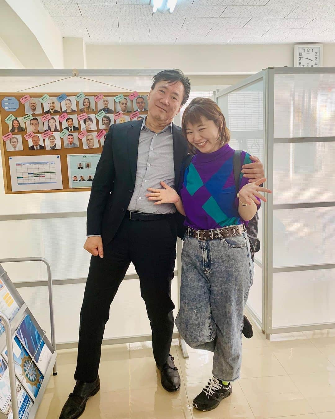 小出真保さんのインスタグラム写真 - (小出真保Instagram)「英会話スクール 🗣 本日はとても興味深いレッスンでした！The woman's world is competition!! と、言いました。 I think Woman is jealous.  They are care about the appearance.  More than a man.  全員ではないけれど 女子高にいたからわかるのだ。 先生も世界共通だと言っていた😁 女の人に対して とてもセンシティブになりました。sensitive👩👩🏼👩🏾 女の人にスカッとしてもらえる芸人になりたいです🙋‍♀️😁 #NES英会話  #ネス外国語会話  #ネス英会話  #ネスグローバル  #水道橋校」5月23日 16時10分 - mahokoide