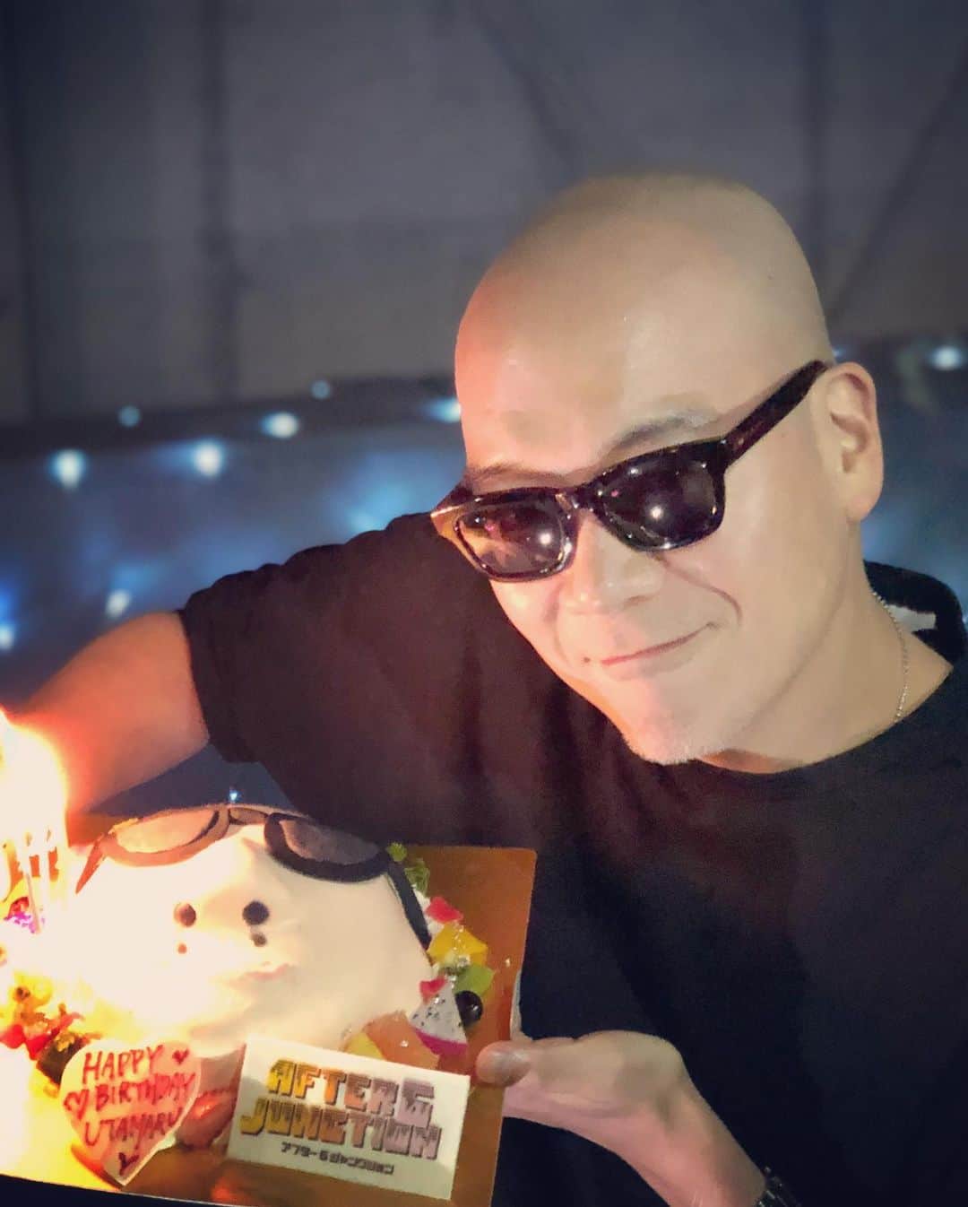 のインスタグラム：「宇多丸型バースデーケーキ #utamaru #アトロクからのお祝い #時間経って鼻から何かうっすら出てしまいました」