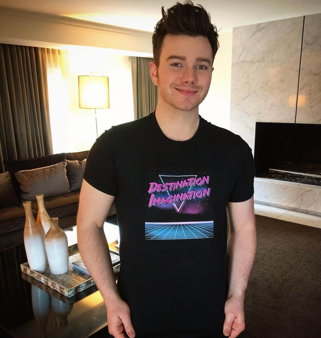 クリス・コルファーのインスタグラム：「5/22/19 @chriscolfer via Twitter & IG Just touched down in Kansas City for the Destination Imagination #GlobalFinals2019! See you all tonight at the @Sprint Center! Watch it live here: ow.ly/W2ys30oHooa . . . . . . . . . . . . .  #QOTD: Are you tuning in on the Global Finals? — Probably won’t watch it till later 😩 - - - #chriscolfer #hrhchriscolfer #chris #colfer #twitter #repost #author #writer #actor #mostinfluenical #bestsellingauthor #inspirational #TLOS #struckbylightning #strangerthanfanfiction」