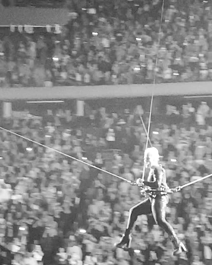 サマンサウィルスのインスタグラム：「Last night, at Madison Square Garden. -SWx」
