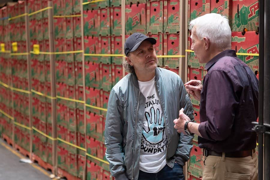 メタリカさんのインスタグラム写真 - (メタリカInstagram)「For his part in the #AWMH Day of Service, @larsulrich stopped by @sfmfoodbank to lend a hand sorting produce and thank all the awesome fans who pitched in with him. #MetallicaGivesBack ・・・ #Repost @larsulrich ・・・ What an incredible day! ・・・ The Metallica family gives back all across America.  Thank you to everybody who came out and gave their time, rolled up their sleeves and got involved in today’s @AllWithinMyHandsFoundation’s Day of Service. I’m so proud of all of you and how we showed the world that we can contribute and make a difference. ・・・ I spent a few hours today at the @SFMFoodBank here in the Bay Area, and like last year felt both welcome and humbled to be a part of the amazing team. Thanx again to Paul and Mark and the rest of the awesome gang at the San Francisco-Marin Food Bank, and once more, a giant “Fuck Yeah” to all the volunteers who came out and “Hey again” to everyone I met and said hello to. ・・・ Never been prouder to be part of the Metallica family! ・・・ #wanna #MetallicaGivesBack #AWMH」5月23日 7時38分 - metallica