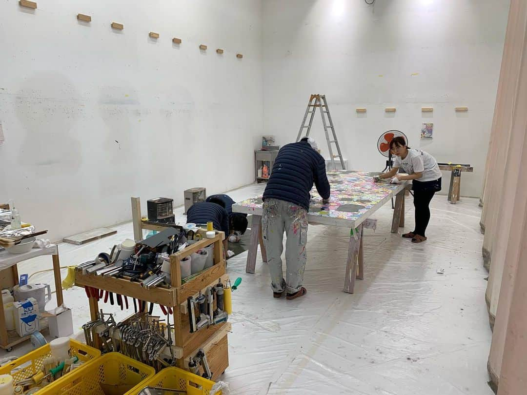 村上隆さんのインスタグラム写真 - (村上隆Instagram)「Another 8hours! @taikwuncontemporary  @tobiasmberger  @dorachan_official」5月23日 7時38分 - takashipom